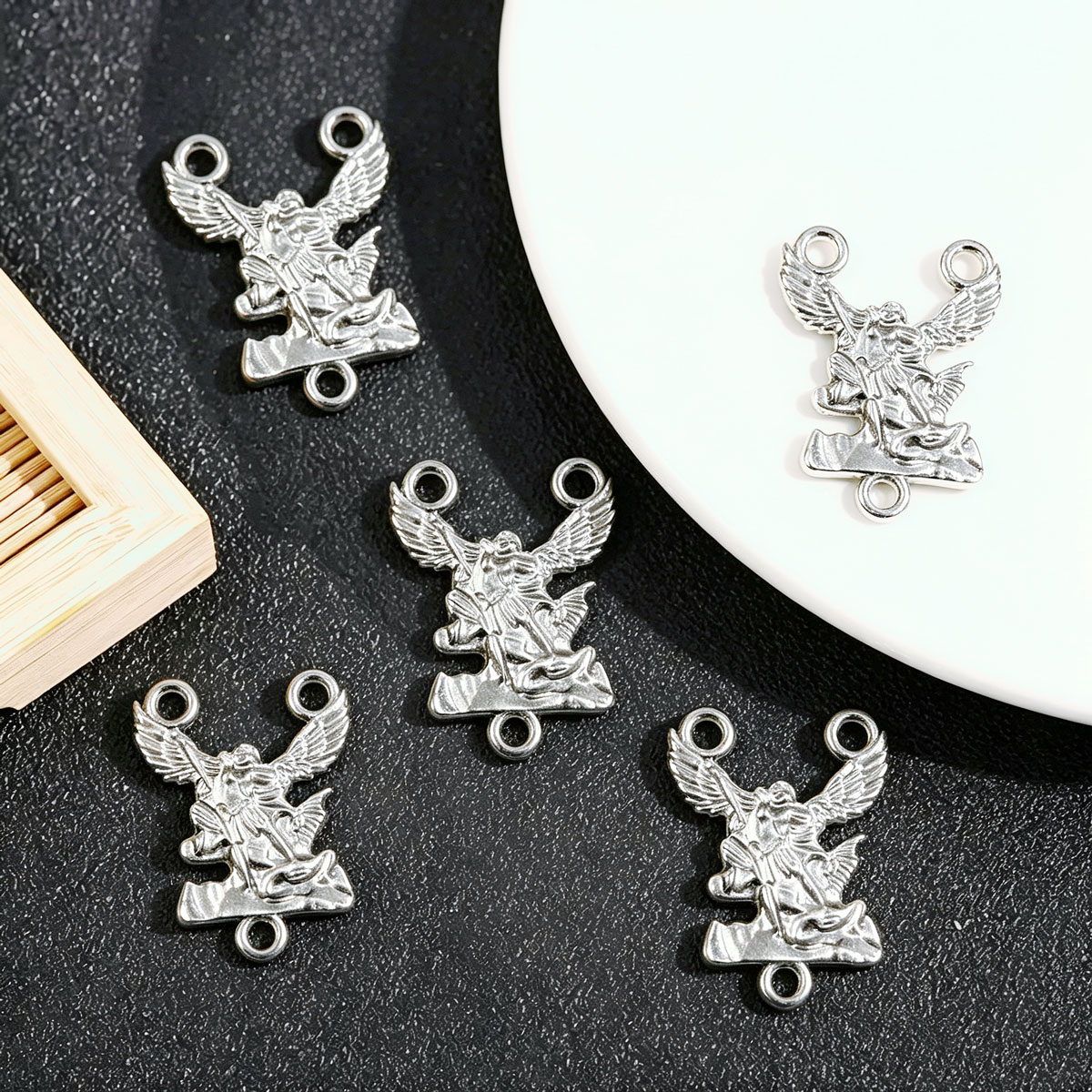 20Pcs St Michael Charms, Silve - đánh giá và giá Jewelry Making Michaels