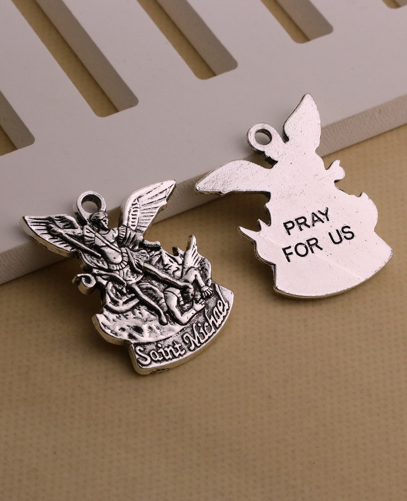 5Pcs The Archangel St.Michael  - đánh giá và giá Jewelry Making Michaels