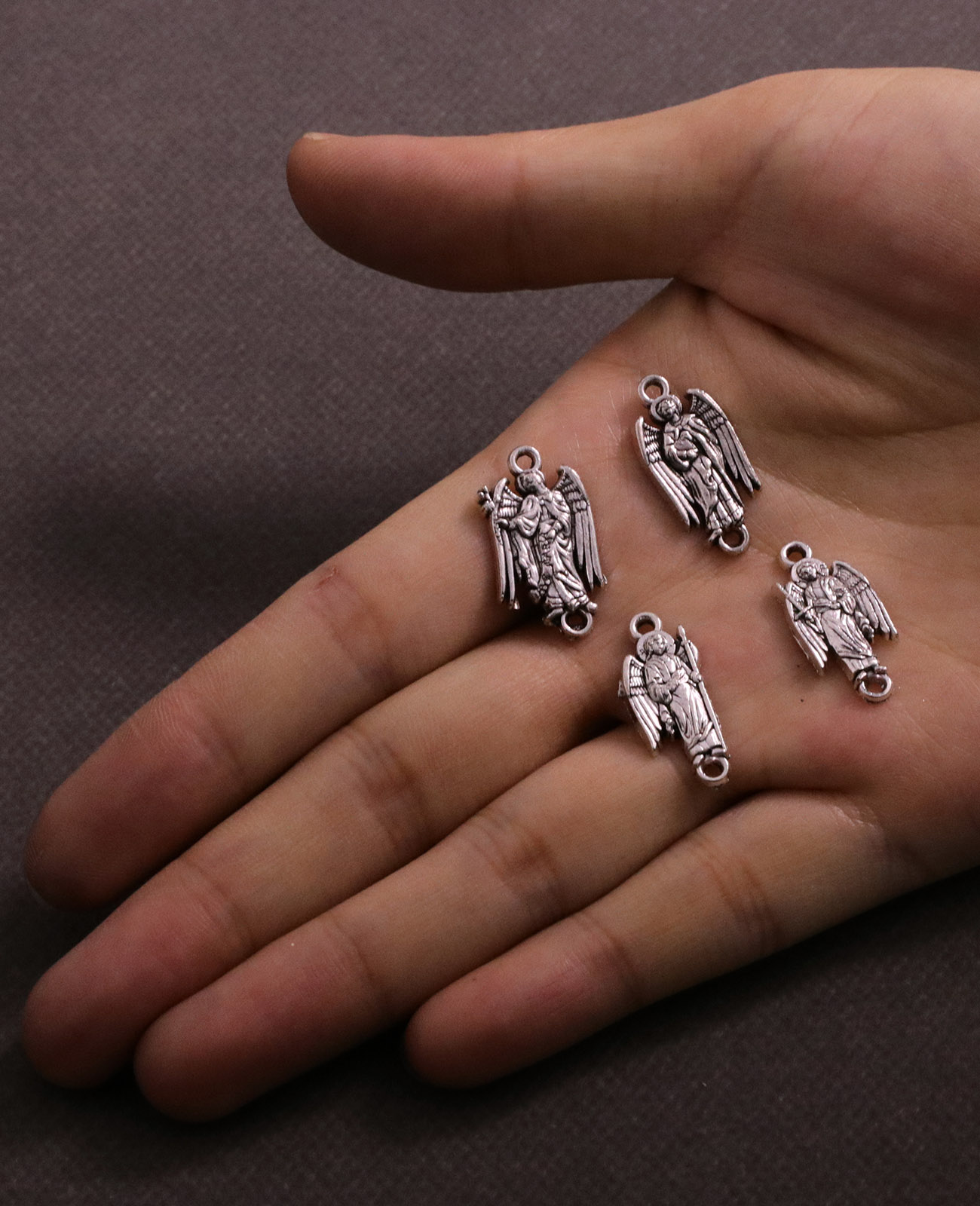 4Pcs The Archangel Medal Chris - đánh giá và giá Jewelry Making Michaels